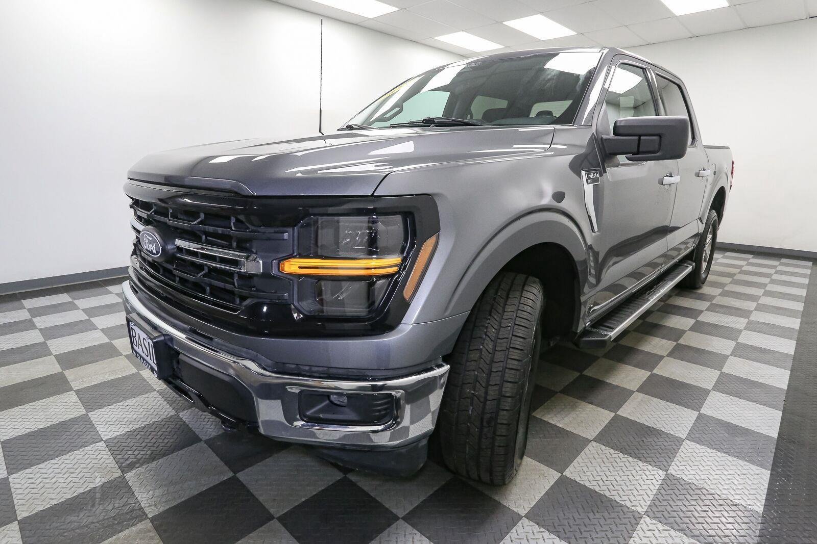 Used 2025 Carbonized Gray Ford XLT image 4