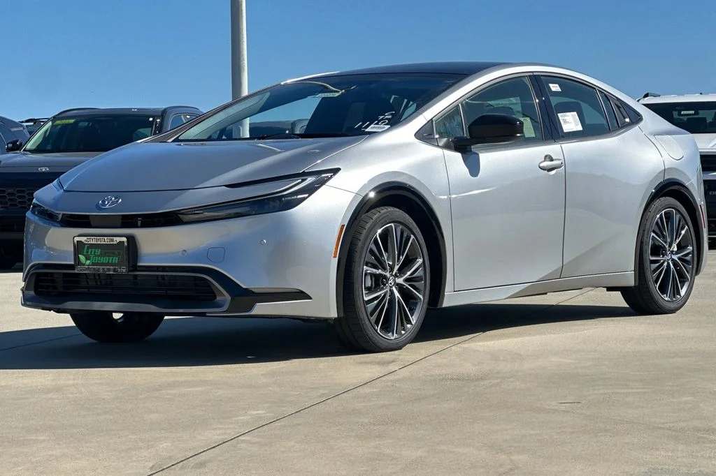 New 2027 Cutting Edge Toyota  XLE image 8