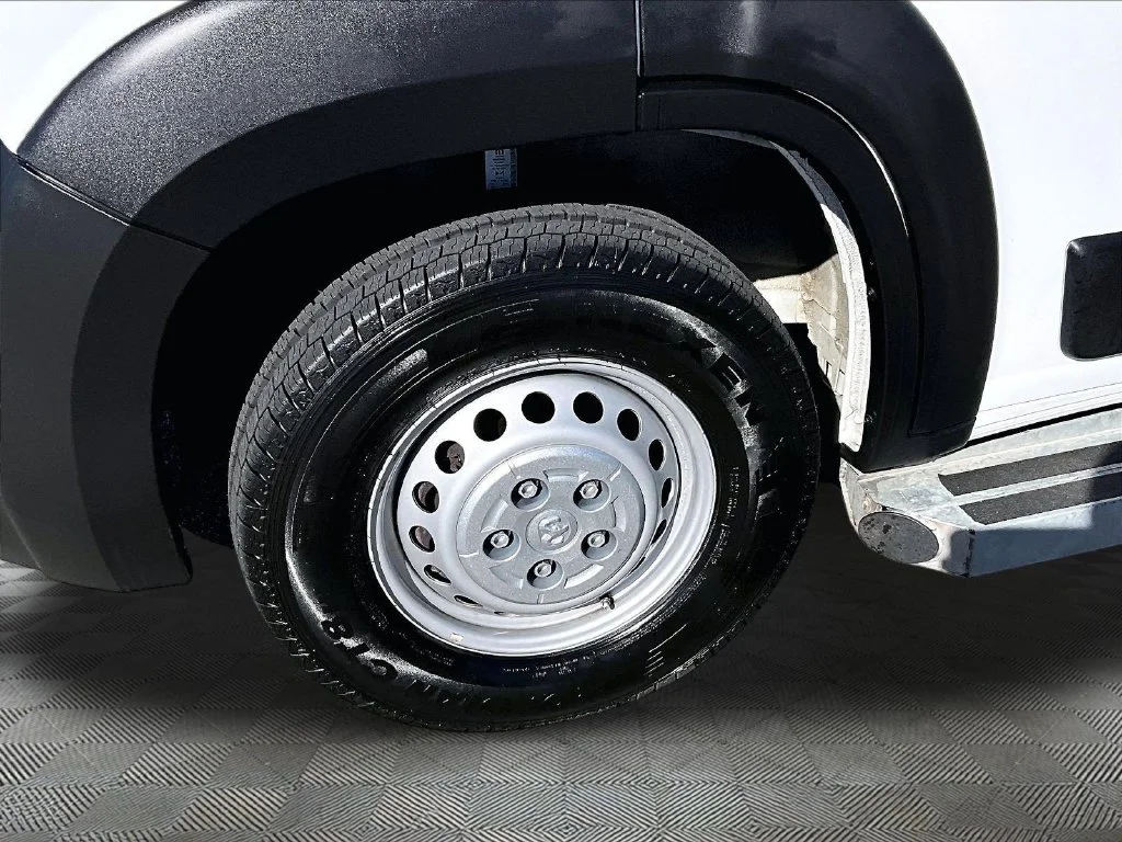 Used 2025 White Ram Base image 7