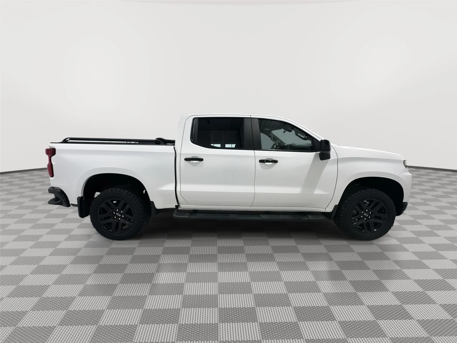 Used 2021 SUMMIT WHITE Chevrolet LT Trail Boss image 4