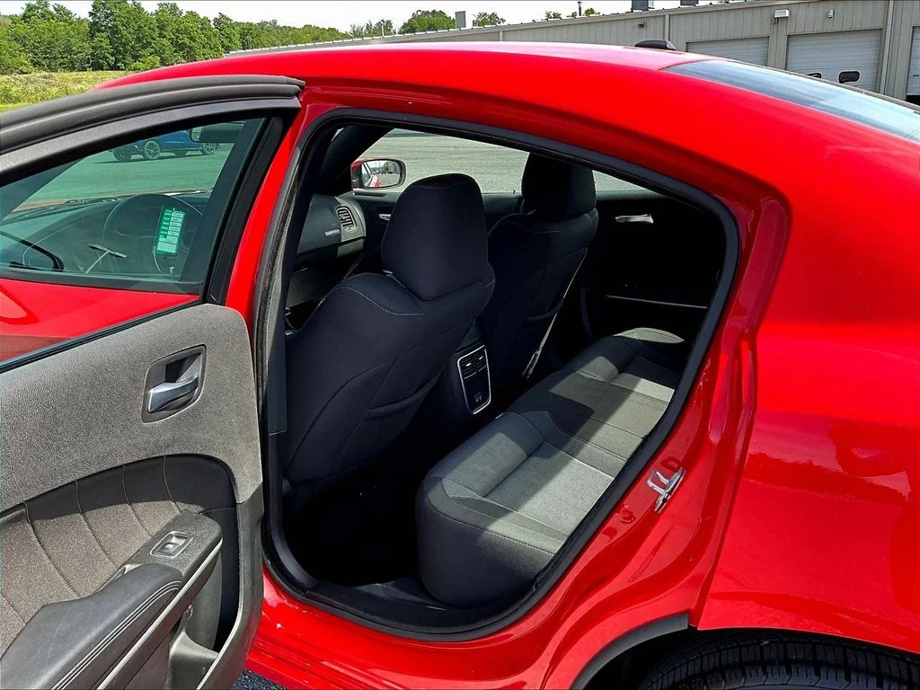 Used 2022 Red Dodge SXT image 8