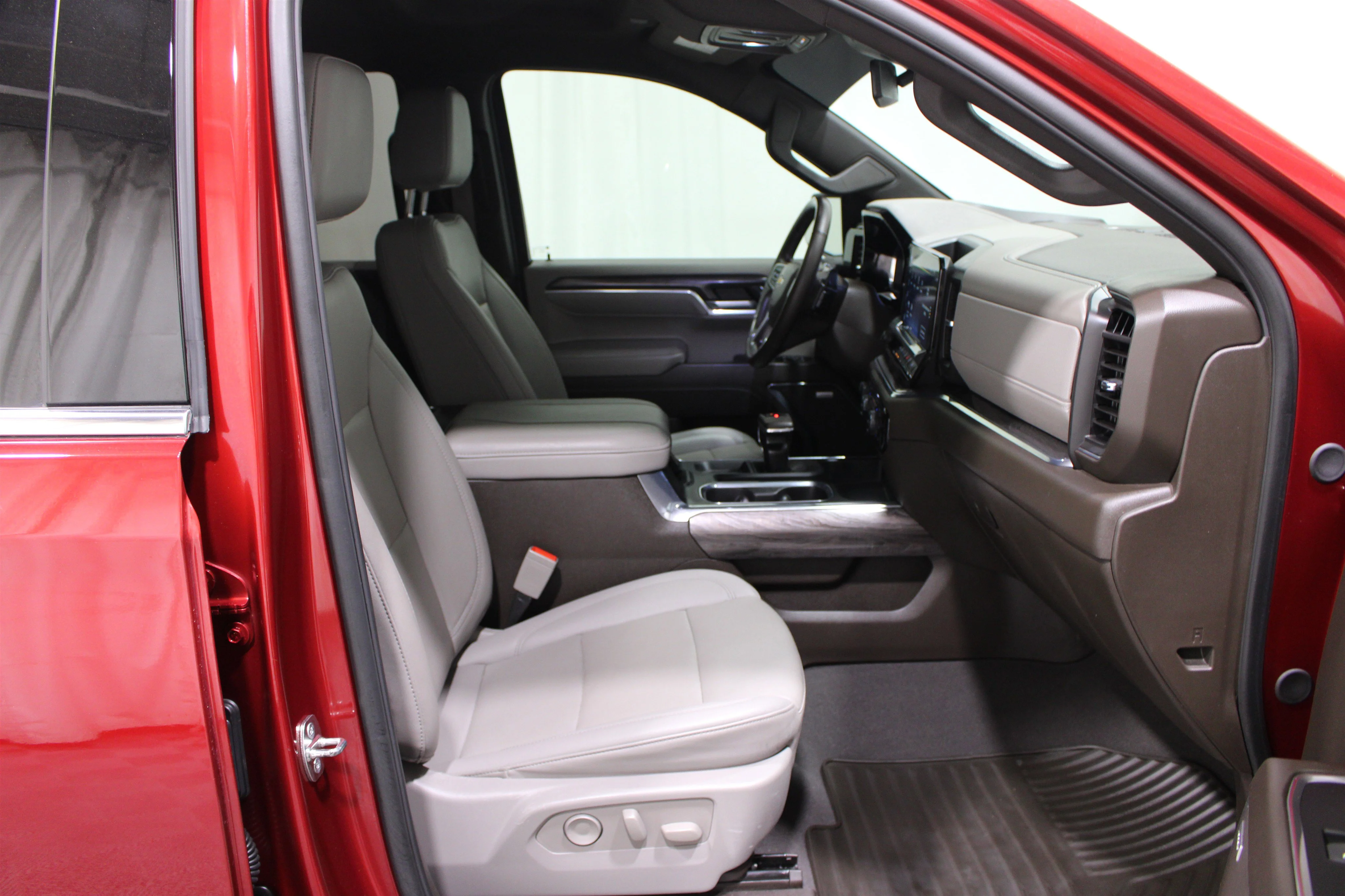 2024 Chevrolet Silverado 1500 LTZ - Photo 25