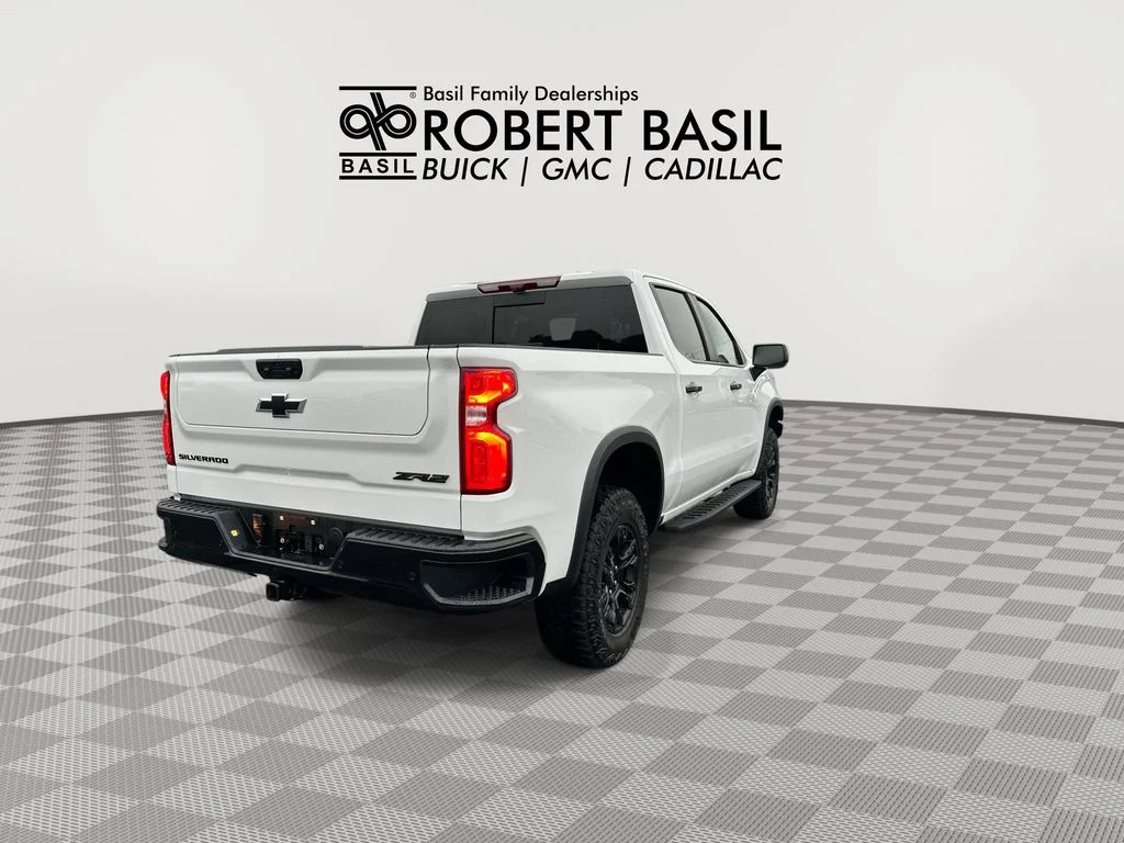 Used 2025 White Chevrolet ZR2 image 8