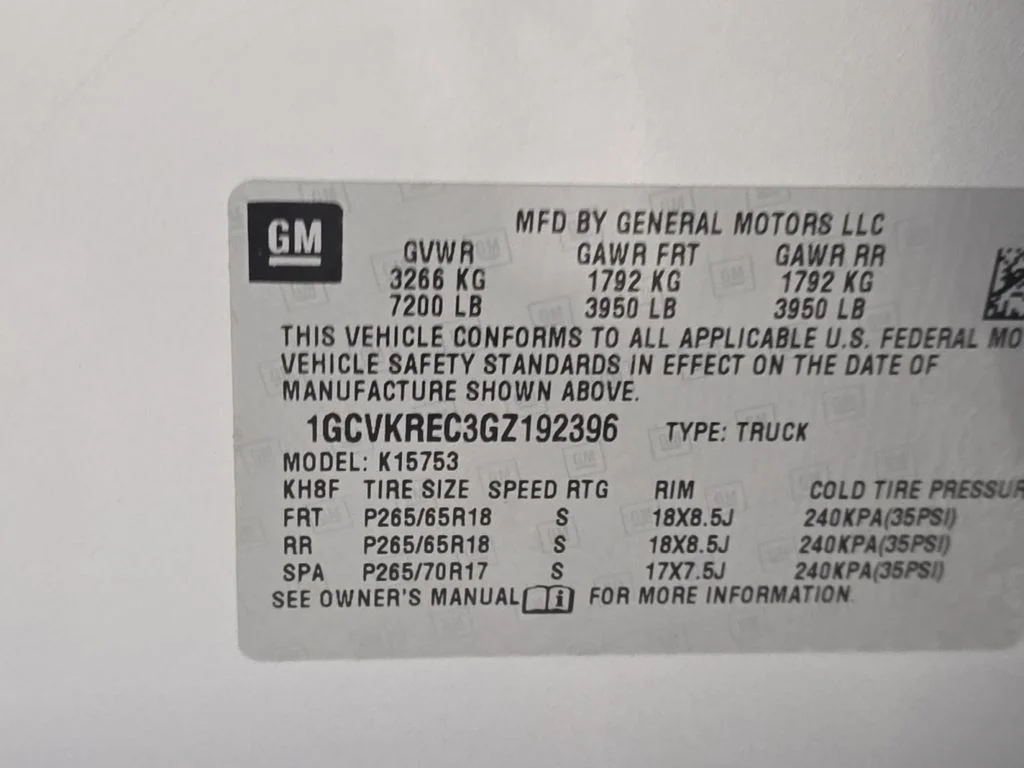 Used 2016 Silver Ice Metallic Chevrolet LT image 10
