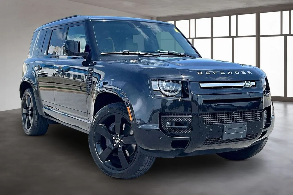 Used 2022 Black Land Rover S image 11