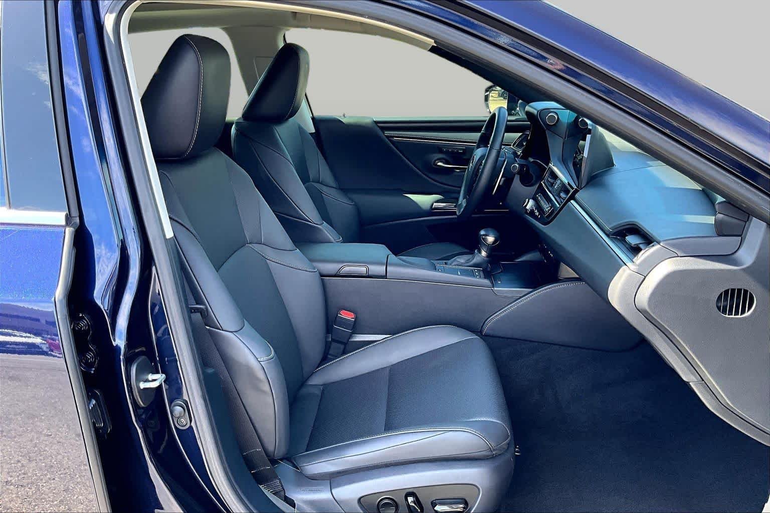 Certified Used 2022 Nightfall Mica Lexus  image 8