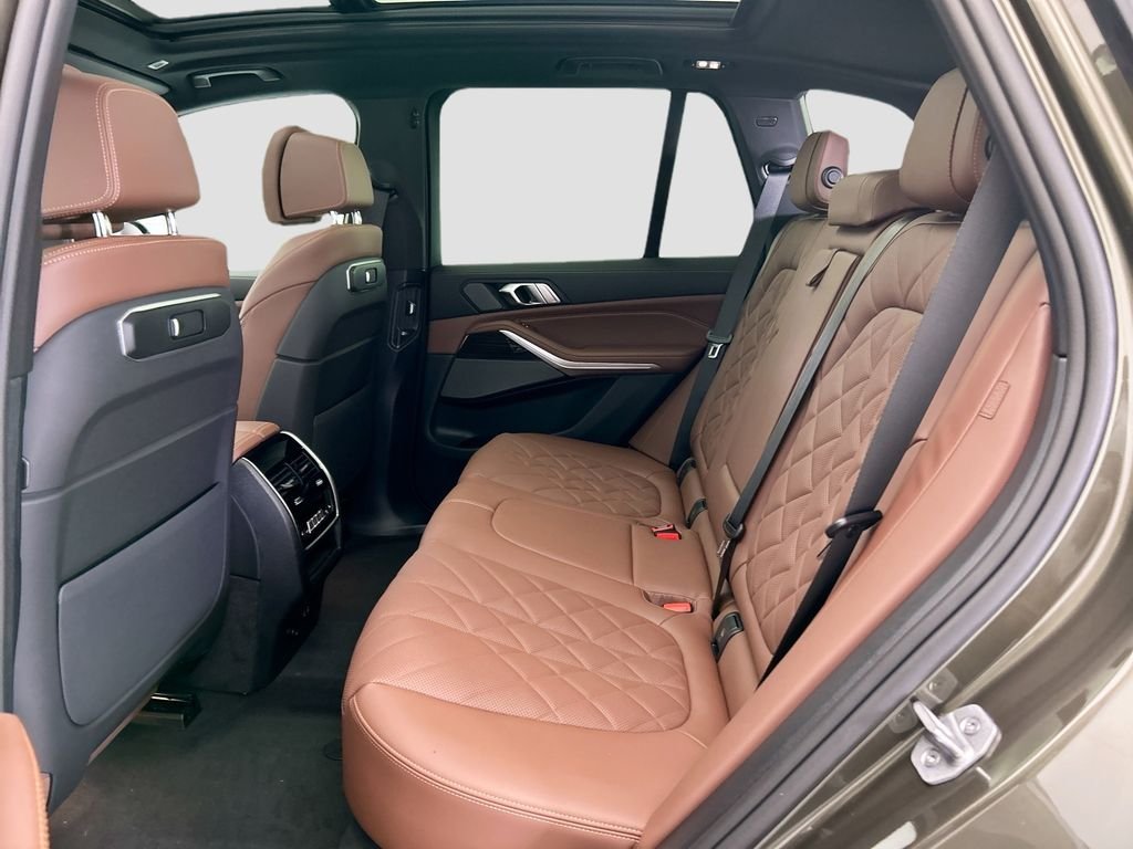 New 2026 Green Metallic BMW xDrive40i image 20