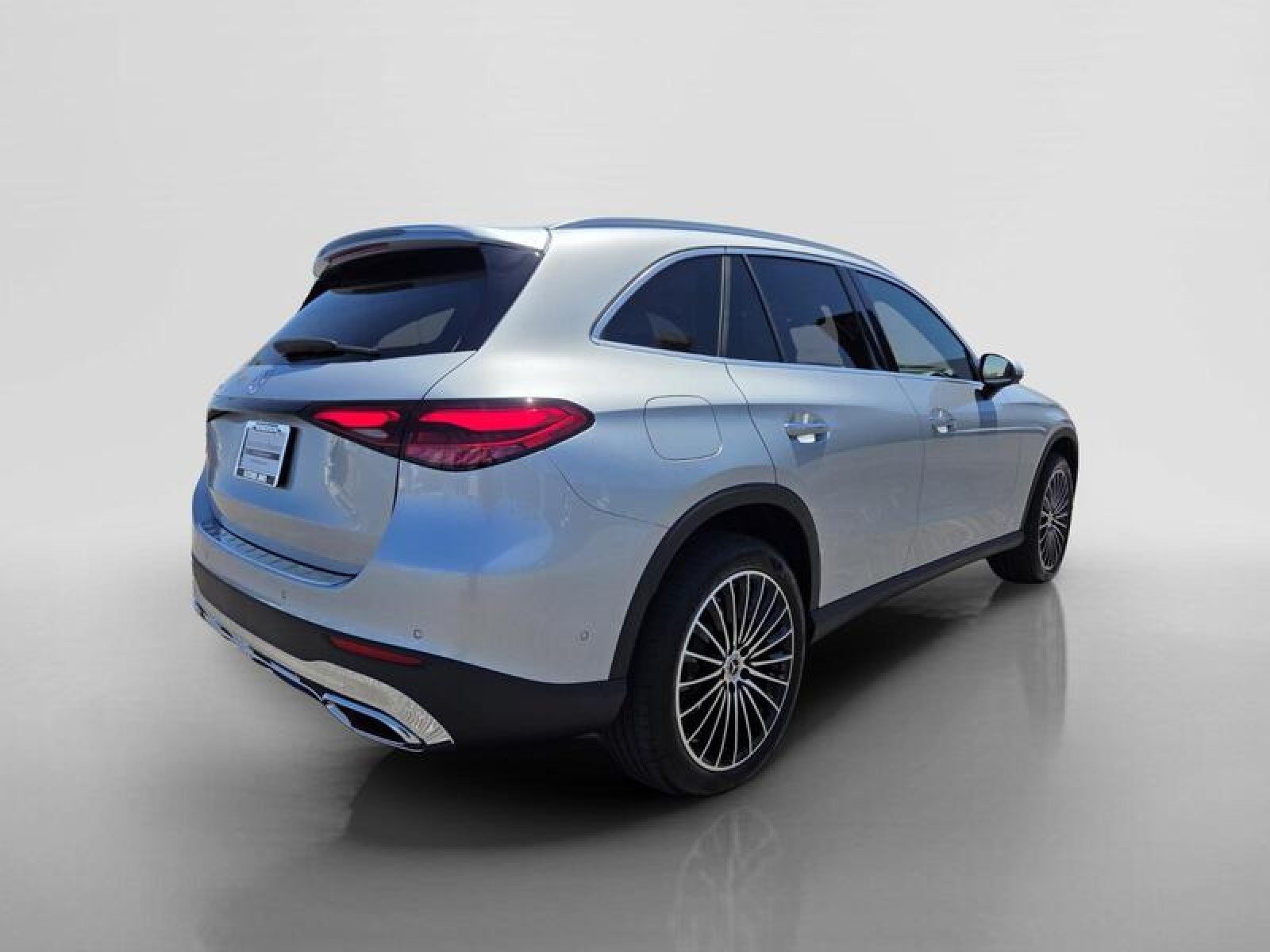 New 2026 Cirrus Silver Metallic Mercedes-Benz GLC 300 SUV image 5