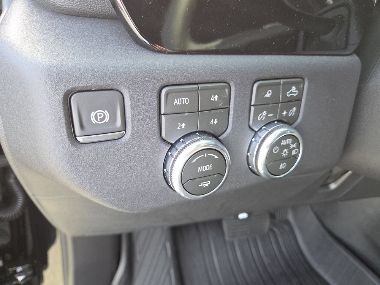New 2026 Onyx Black GMC SLT image 6