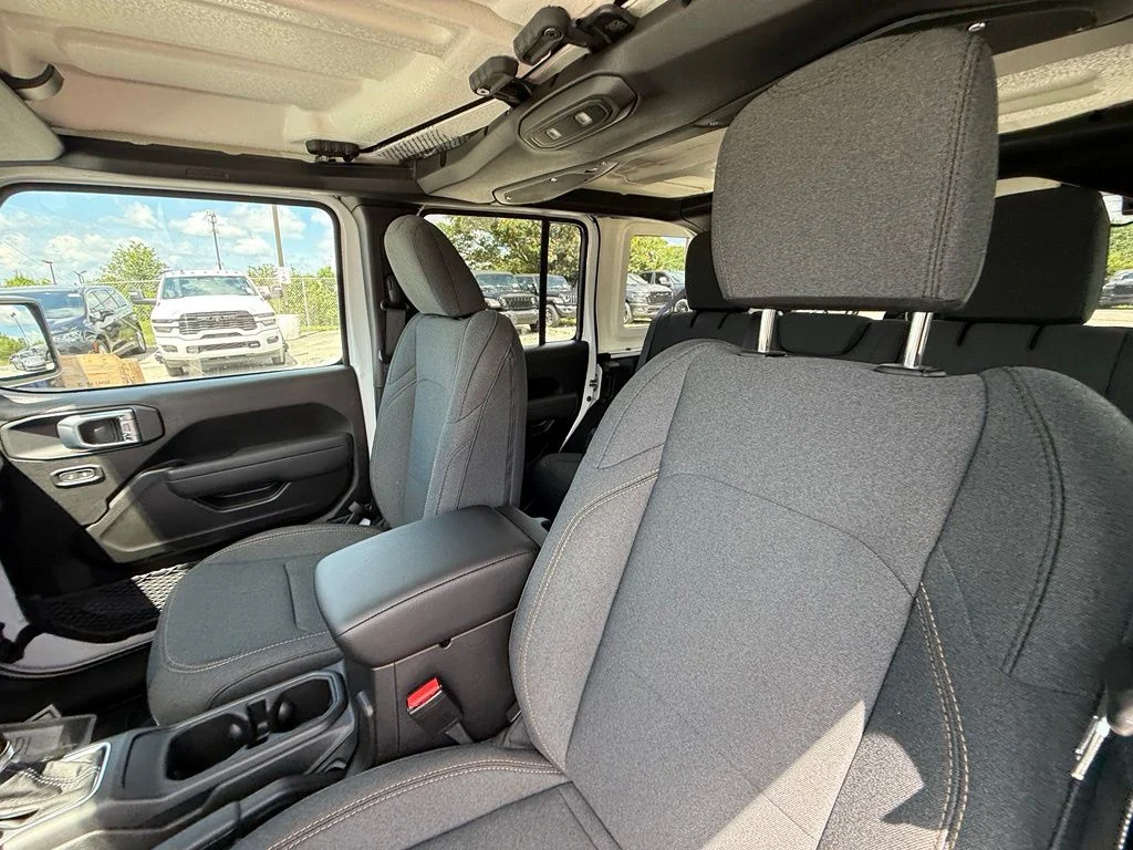New 2026 Bright White Clear-Coat Exterior Paint Jeep Sport S image 13