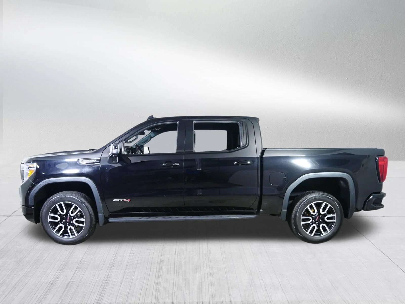 Used 2021 Ebony Twilight Metallic GMC AT4 image 4