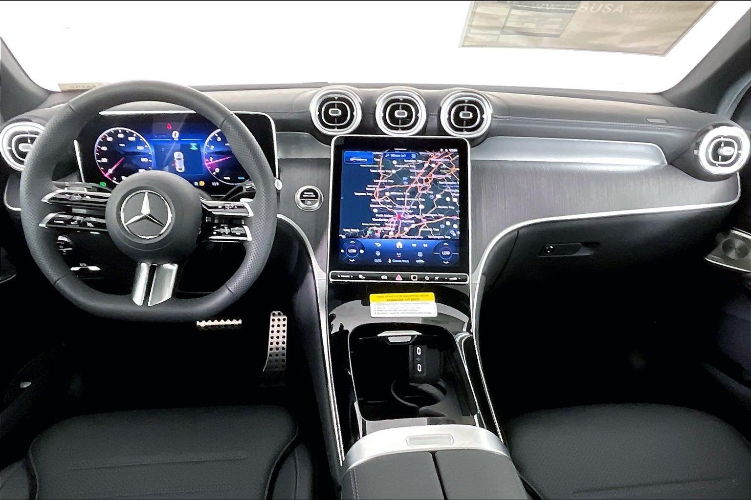 New 2026 MANUFAKTUR Patagonia Red Metallic Mercedes-Benz GLC 300 image 18
