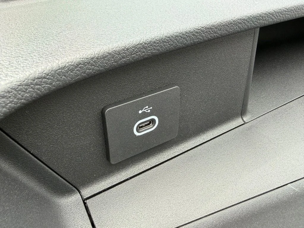 New 2026 Oxford White Ford Cargo Van image 32