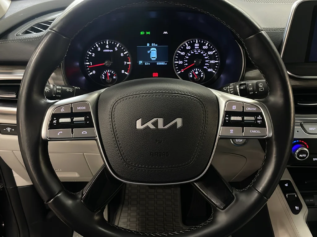 Used 2022 Gray Kia EX image 38