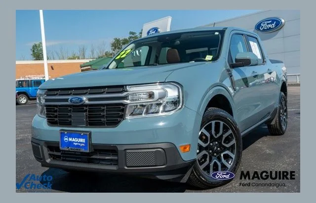 Used 2022  Ford Lariat image 1