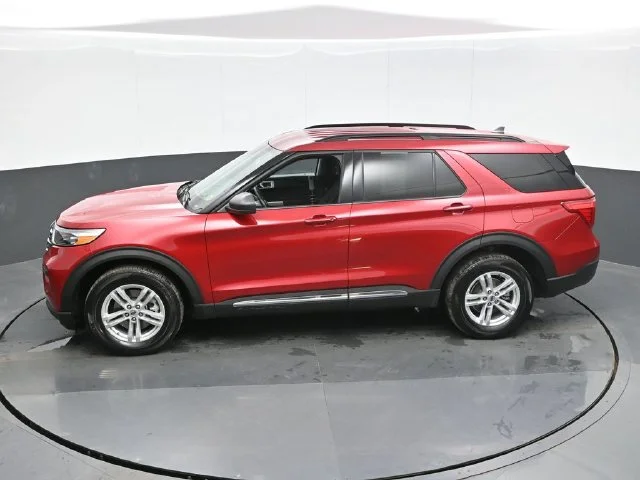Used 2023 Red Ford XLT image 12
