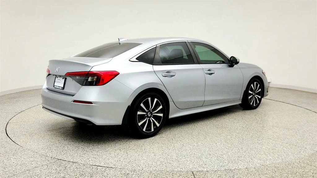 Used 2022 Lunar Silver Metallic Honda EX CVT image 5