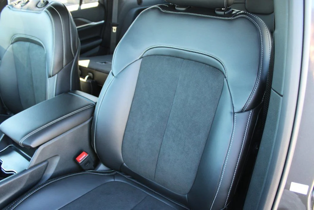 New 2026 Baltic Gray Metallic Clear-Coat Exterior Paint Jeep Laredo image 24