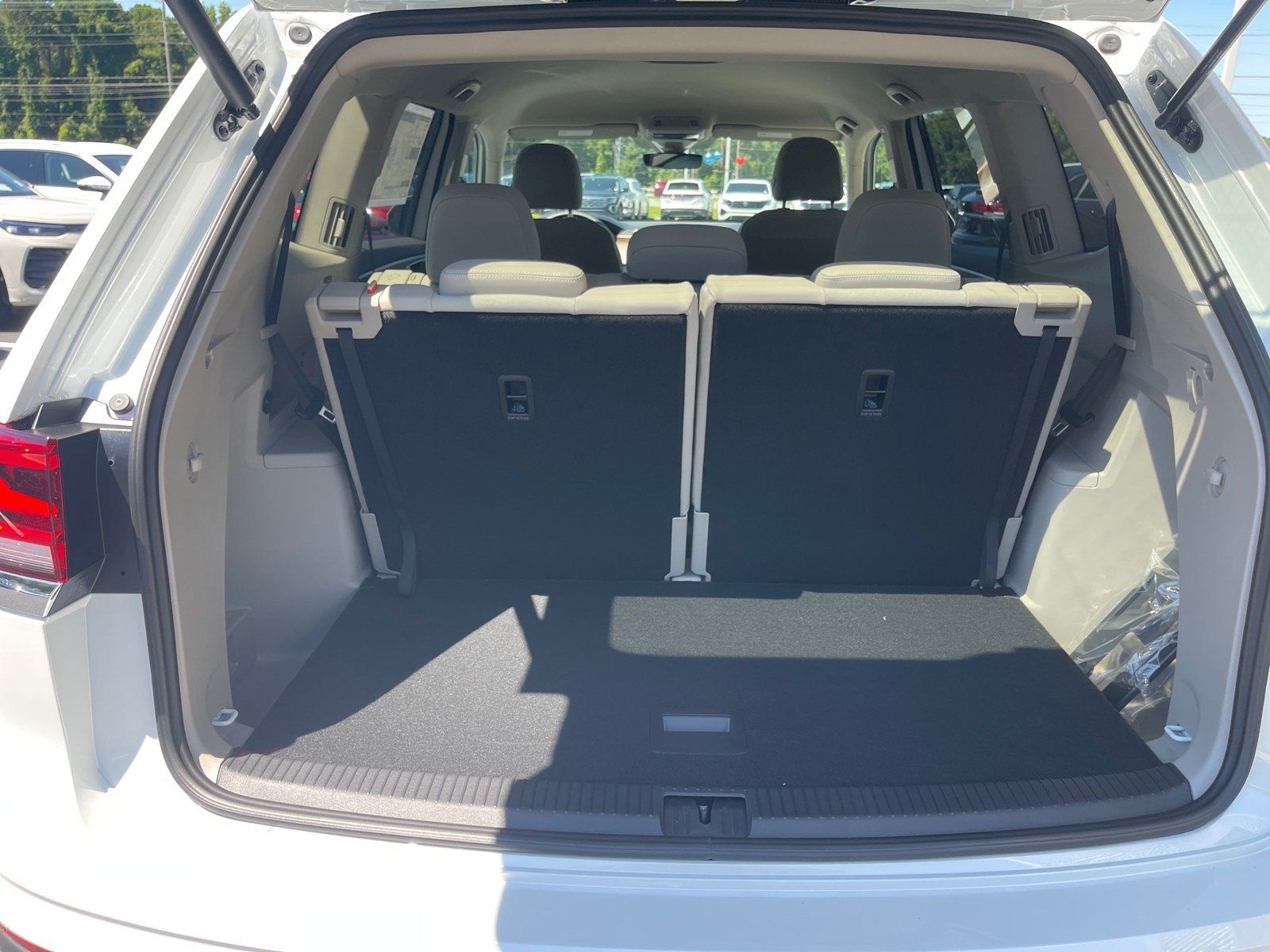 New 2026 Opal White Pearl Volkswagen SE image 14