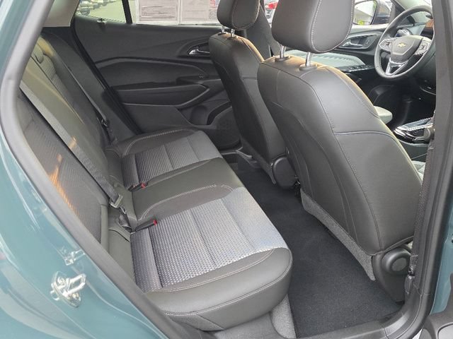 Used 2025 Cypress Gray Chevrolet LT image 24