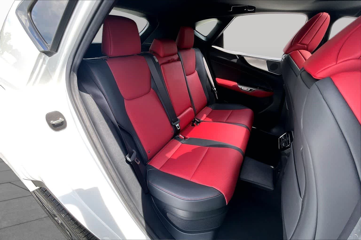 Used 2023 Ultra White Lexus F SPORT Handling image 19