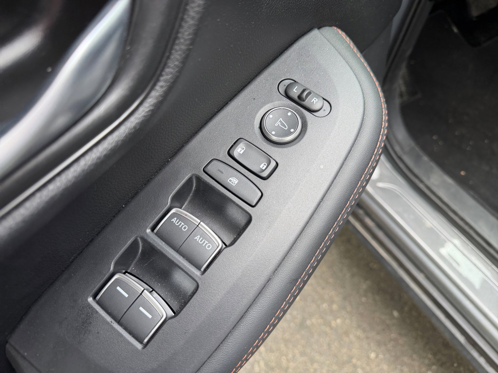 Used 2025 Urban Gray Pearl Honda Sport image 24