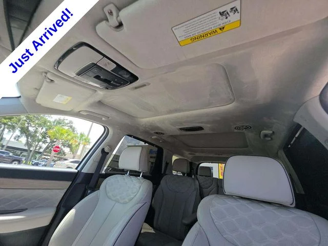 Used 2022 White Hyundai Calligraphy image 6