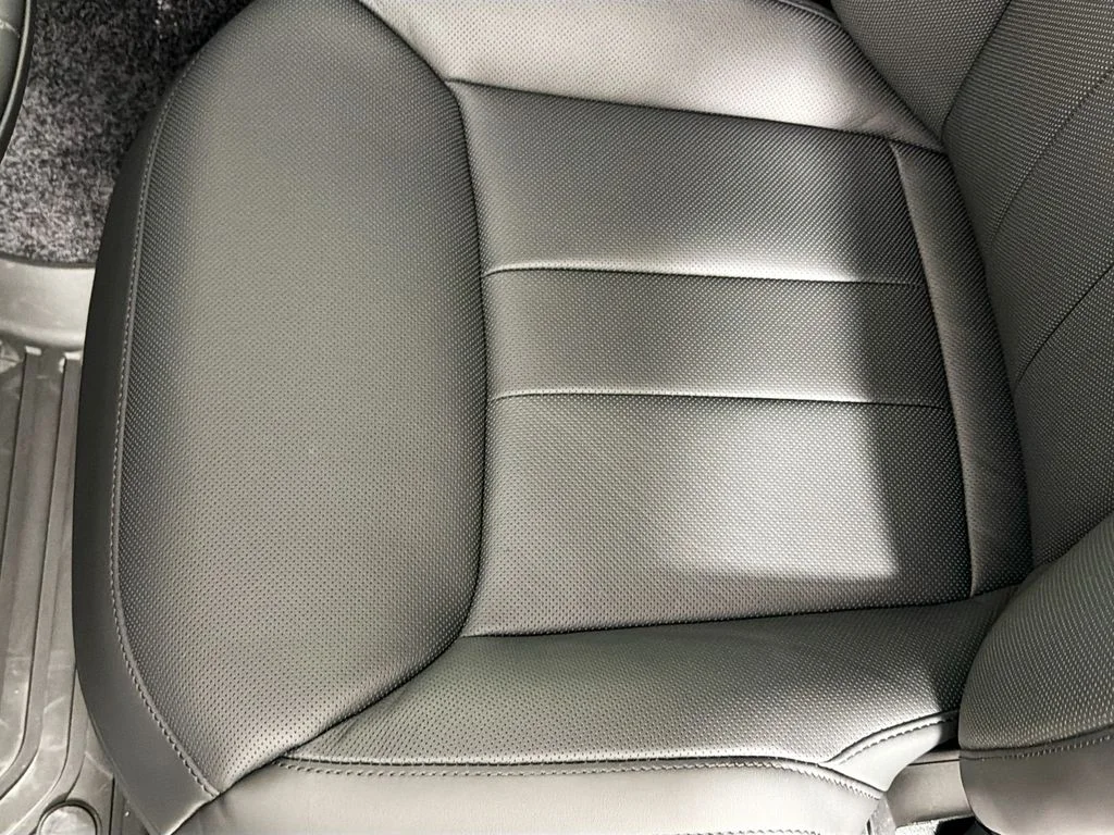 New 2026 Santorini Black Land Rover SE image 20