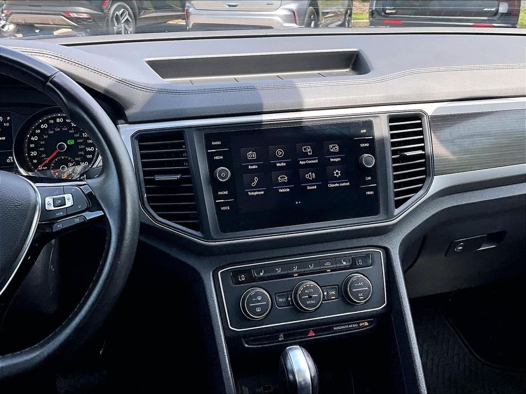 Used 2020 Gray Volkswagen 3.6L V6 SE image 19