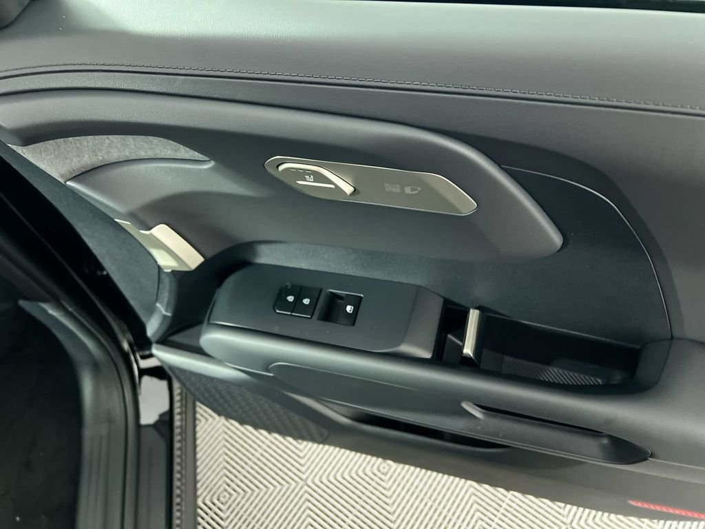 New 2027 Ebony Black Kia S image 30