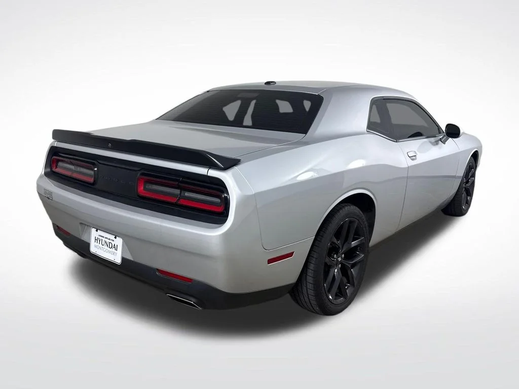 Used 2023 Silver Dodge SXT image 3