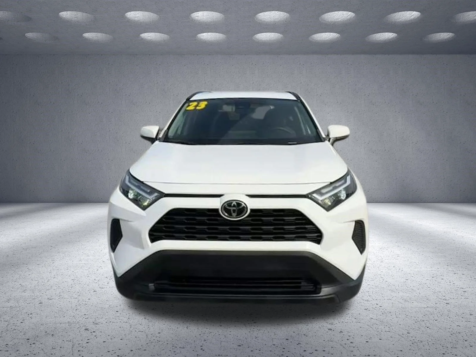 Used 2023 Ice Cap Toyota XLE image 2
