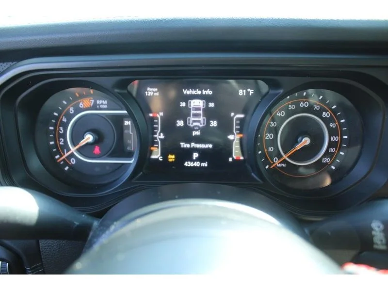 Used 2024 Bright White Clearcoat Jeep Rubicon image 18