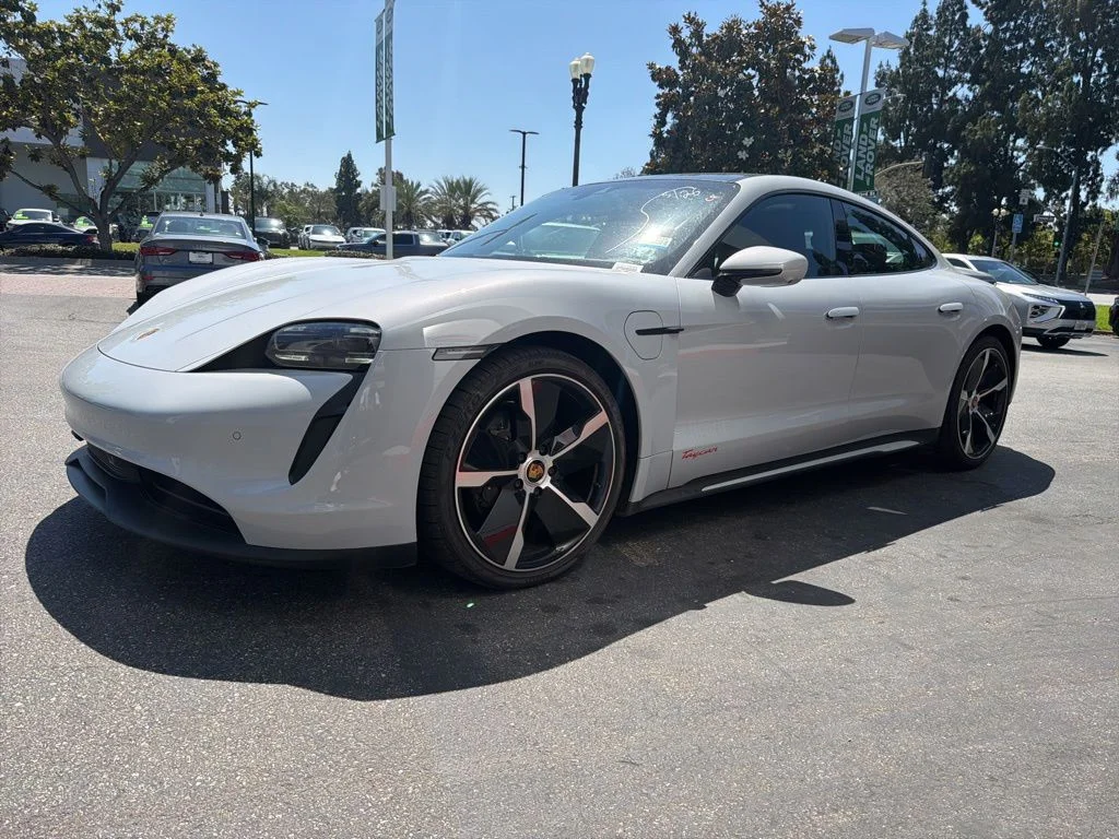 2023 Porsche Taycan -'s photo