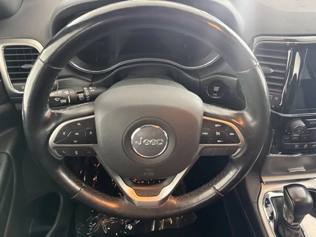 Used 2021 Red Jeep Laredo X image 29