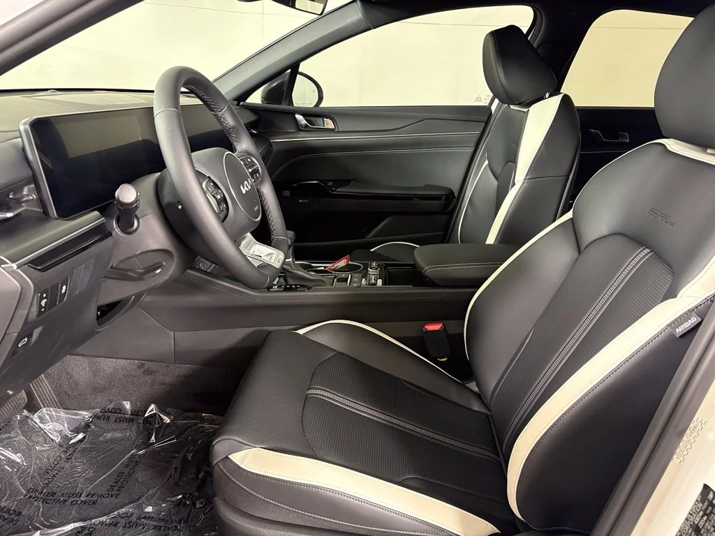 New 2027 White Kia GT-Line image 21