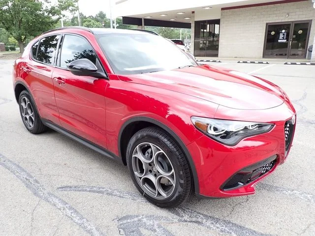 2025 Alfa Romeo Stelvio Base - Photo 9