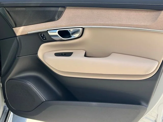 2026 Volvo XC90 Plus - Photo 28