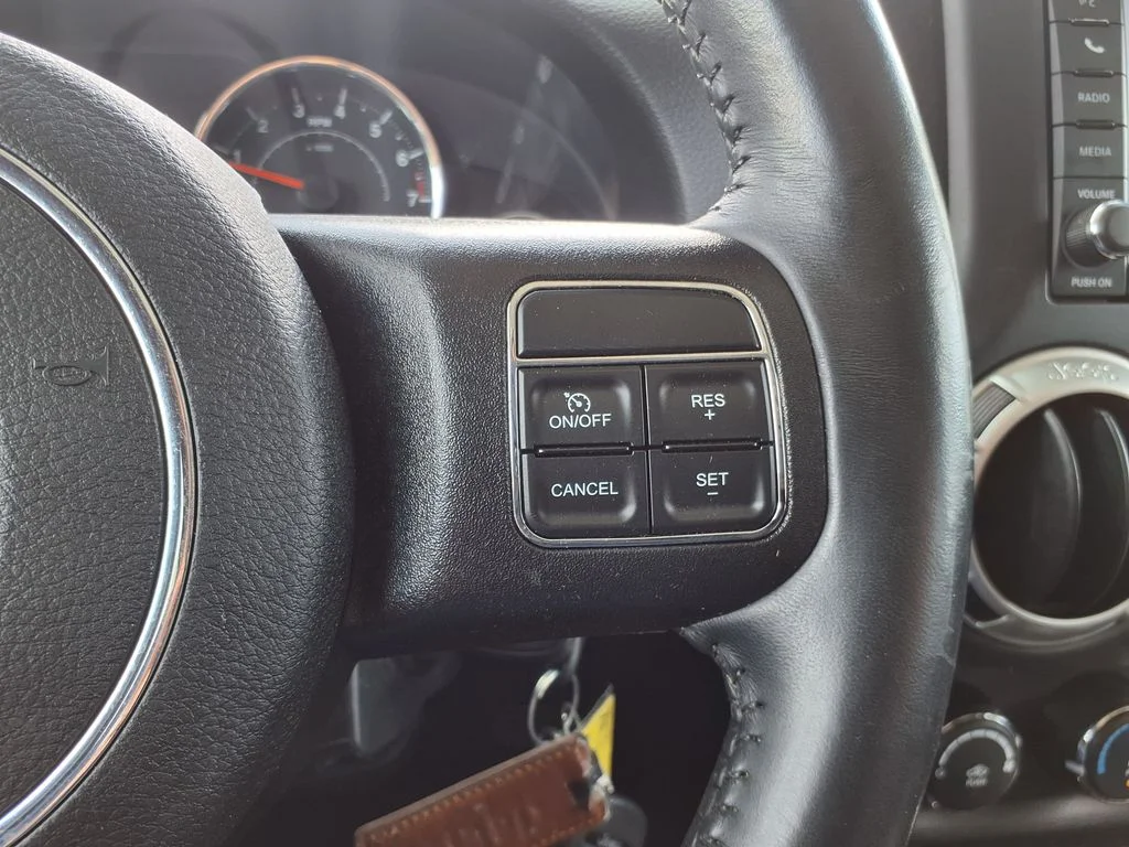 Used 2016 White Jeep Unlimited Sahara image 23