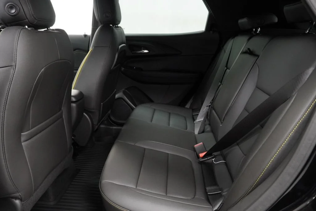 New 2026 Mosaic Black Metallic Chevrolet ACTIV image 11
