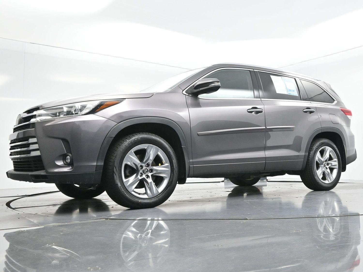 Used 2019 Predawn Gray Mica Toyota Limited image 56