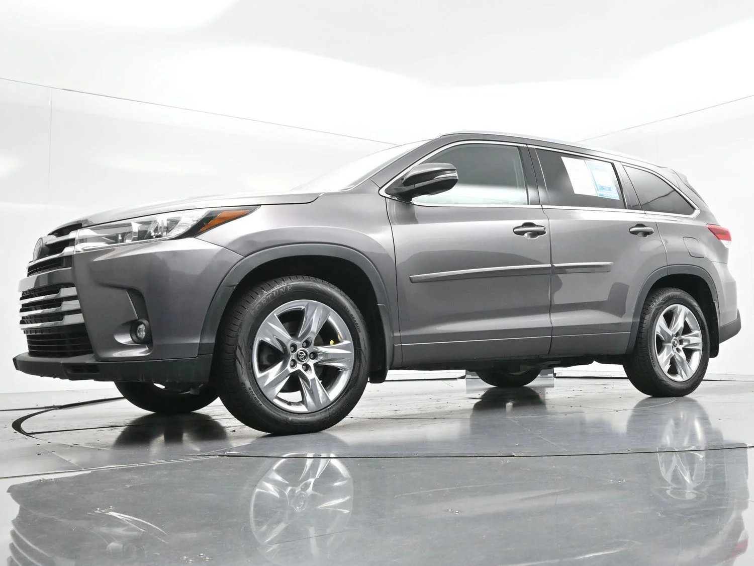 Used 2019 Predawn Gray Mica Toyota Limited image 56