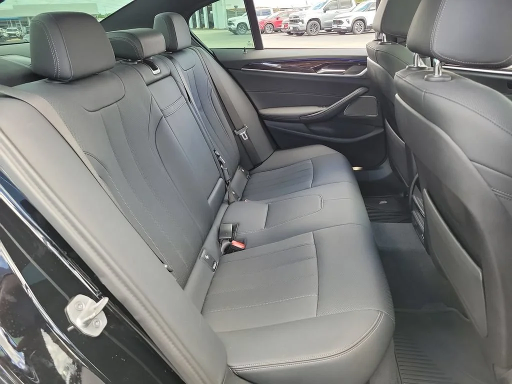 Used 2023 Black BMW i image 27