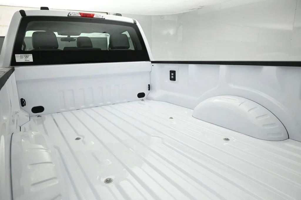 New 2027 Oxford White Ford XL image 17