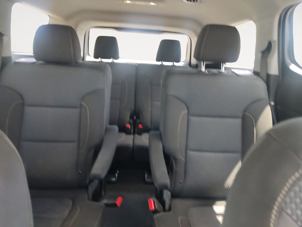 Used 2023 White GMC SLE image 13