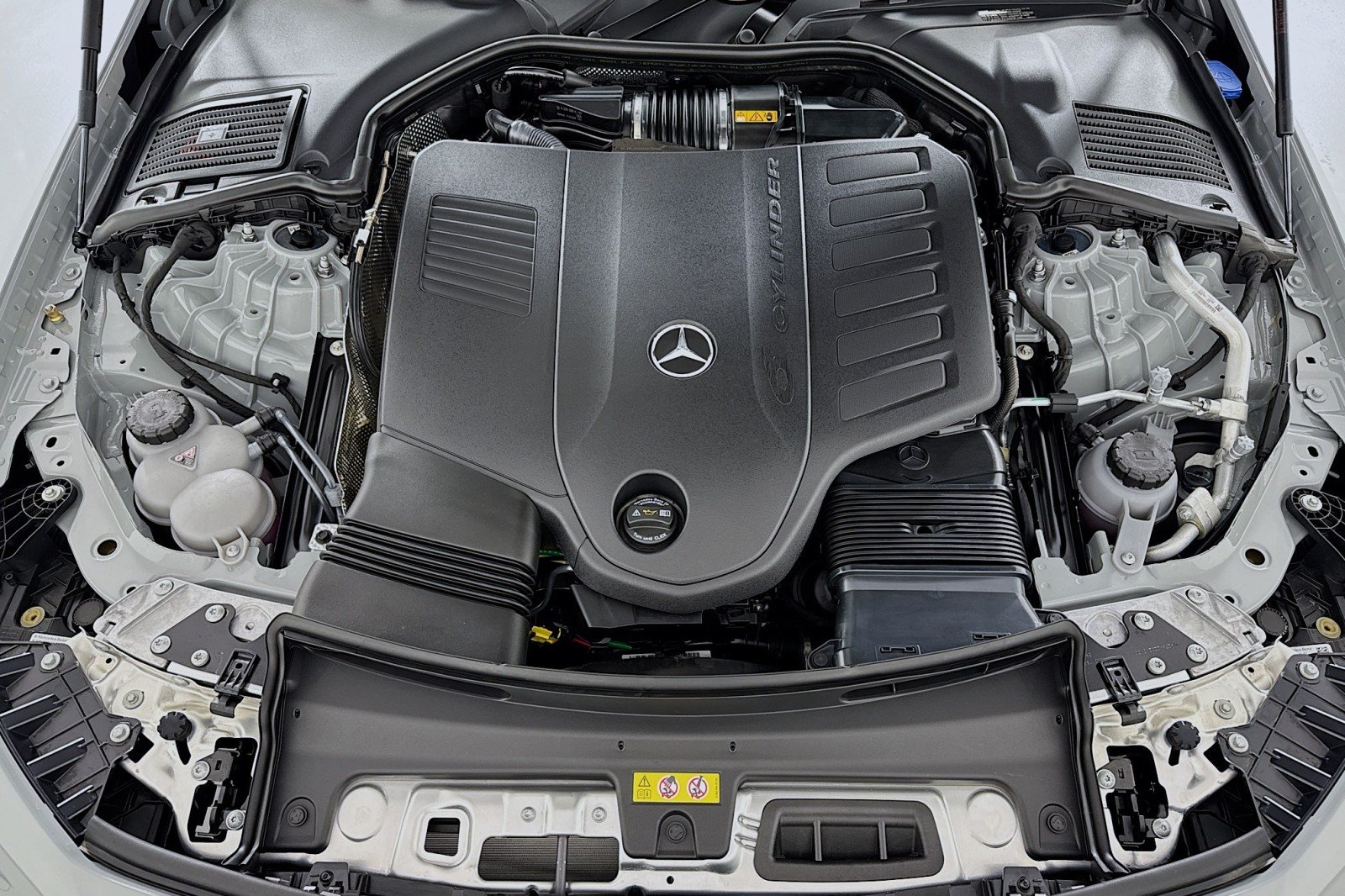 New 2026 MANUFAKTUR Alpine Grey Metallic Mercedes-Benz CLE 450 4MATIC® Coupe image 10