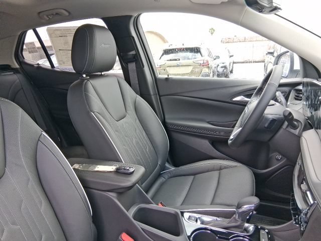 Used 2026 White Frost Tricoat Buick Avenir image 15