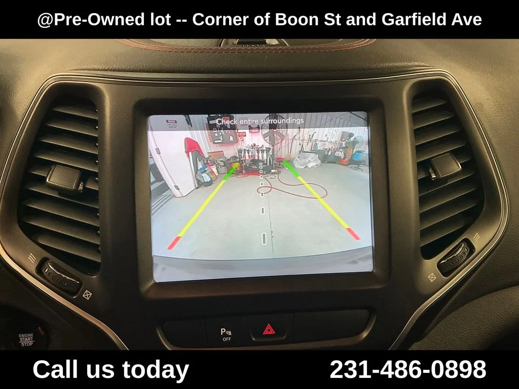 Used 2019 Green Jeep Trailhawk image 23
