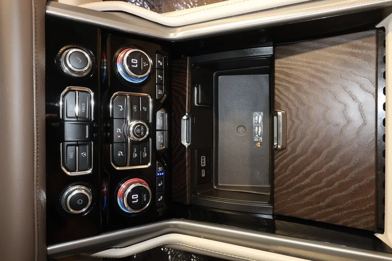 2023 GMC Yukon Denali - Photo 14