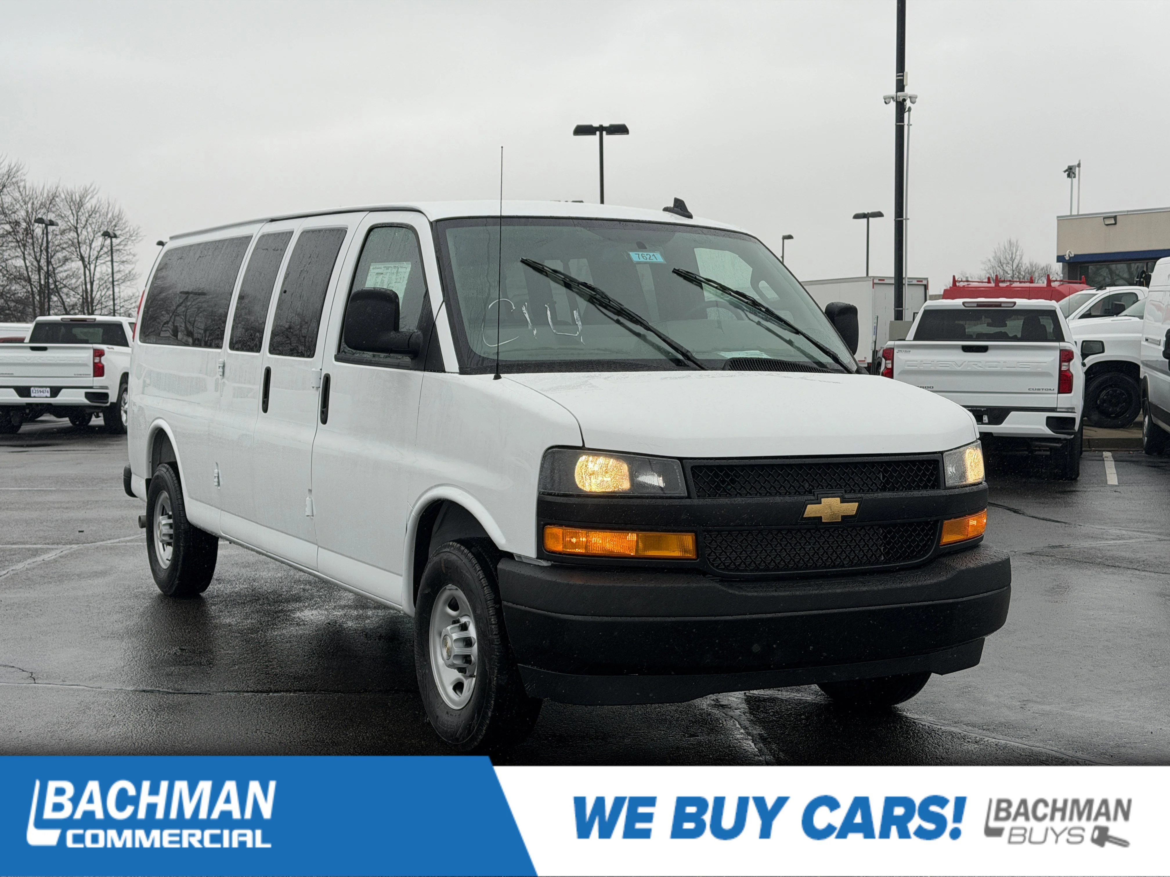 2025 Chevrolet Express 3500 LS Extended's photo